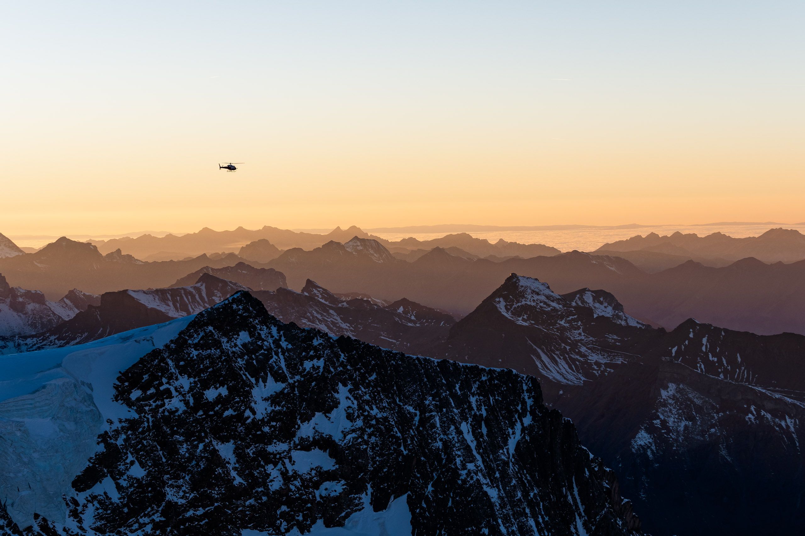 A85_1100-compressor_helikopterflug_schweiz